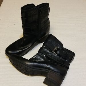 NWOT Josef Seibel Black Leather Ankle Booties